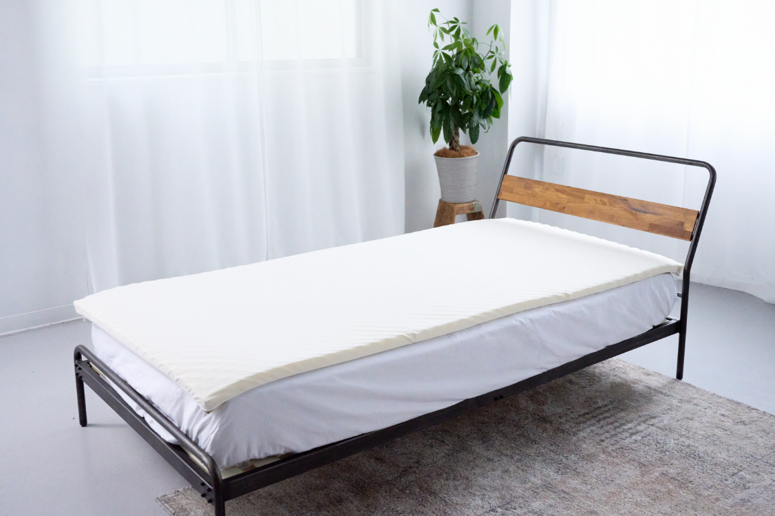 科学する寝具 スリープエンリッチ蒸れないもっちりマットレスは敷くだけで簡単に寝心地がアップグレードします