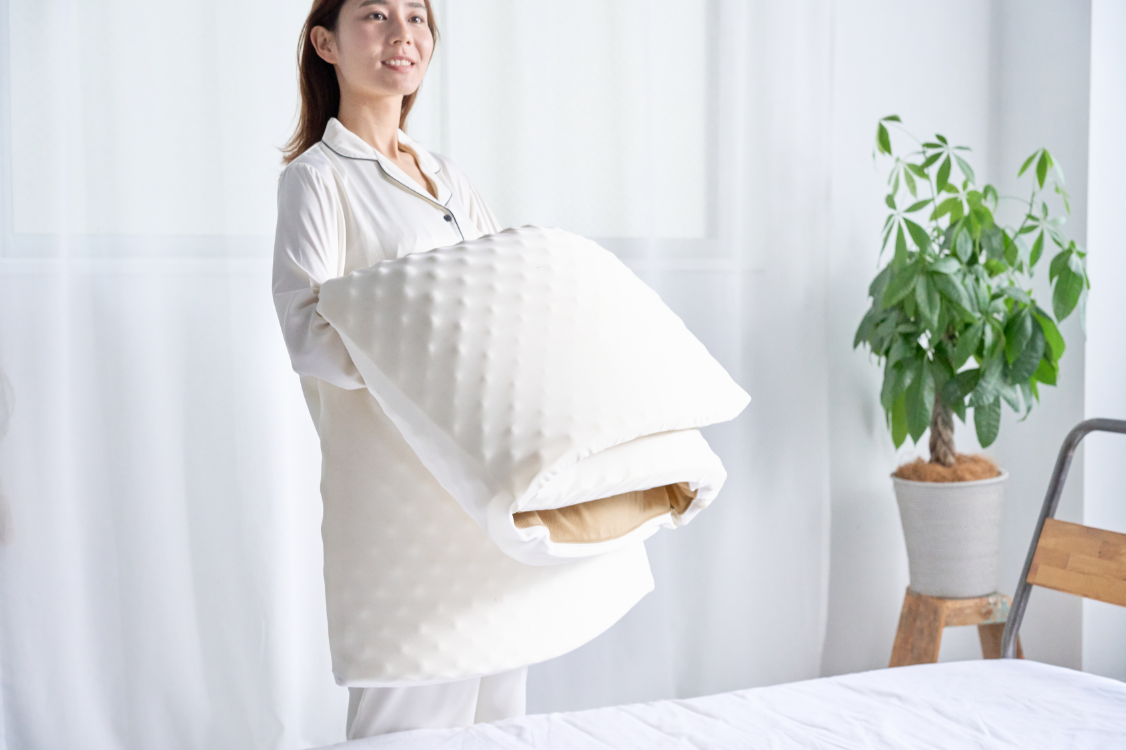 科学する寝具 スリープエンリッチ蒸れないもっちりマットレスは掃除や洗濯時なども手軽に持ち運びが可能です